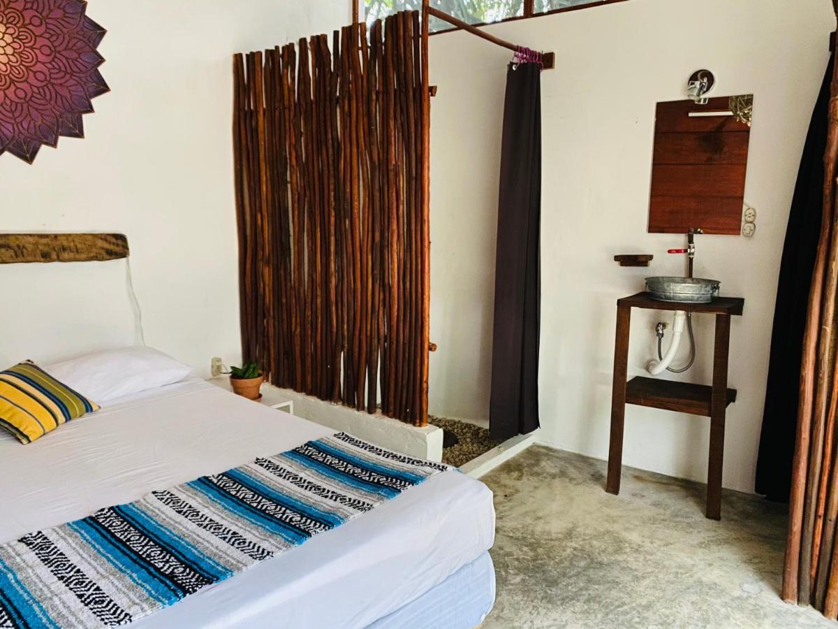 El Buho Bacalar Eco-Cabanas Hostal Экстерьер фото